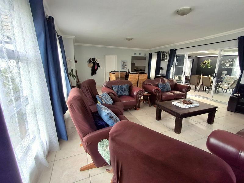 3 Bedroom Property for Sale in Golden Mile Western Cape